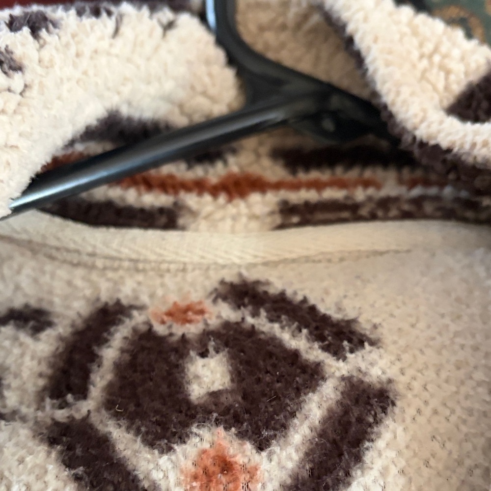 Cozy Patterned Sherpa Jacket - Picture 3 of 3